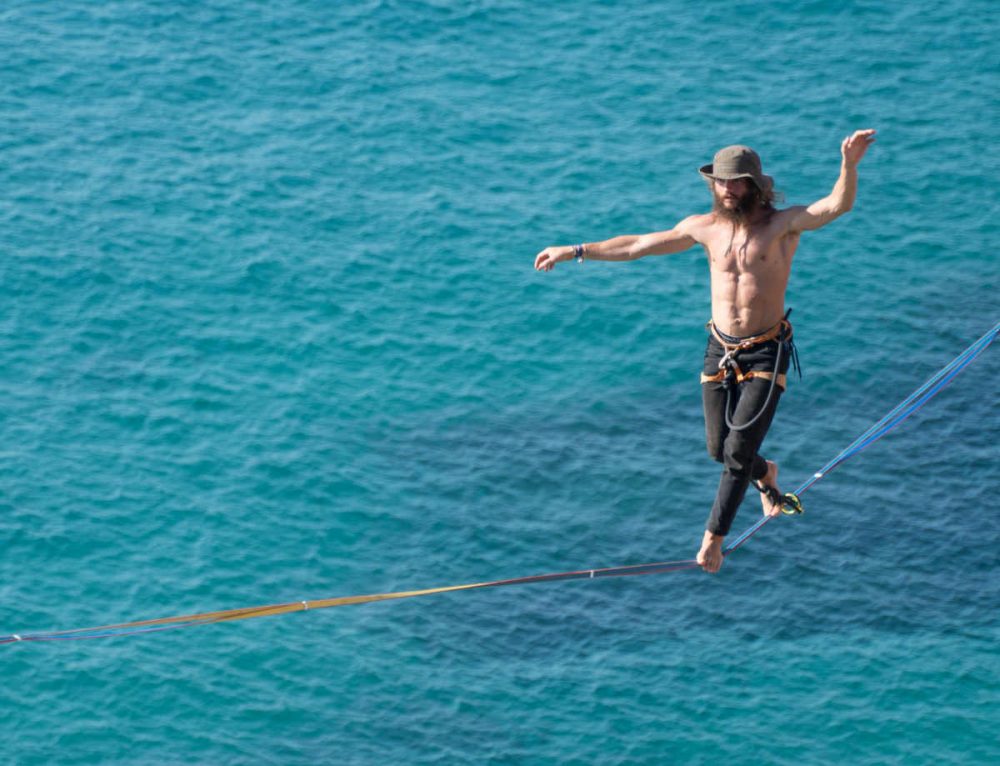 What is Slacklining? Discover a World Without Gravity!